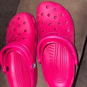EUC hot pink crocs